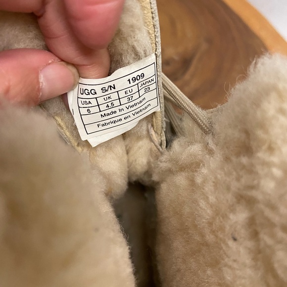 UGG Adirondack Winter Boots Snow Boots - Picture 11 of 11